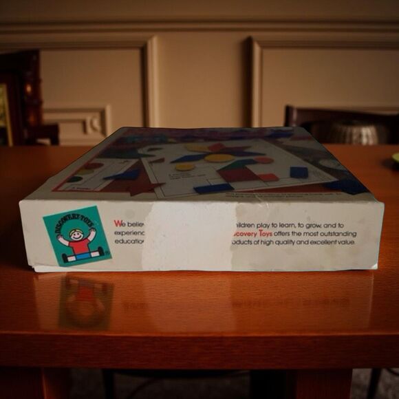 Vintage 1986 Discovery Toys Design Discoveries Matching Game - Picture 2 of 4